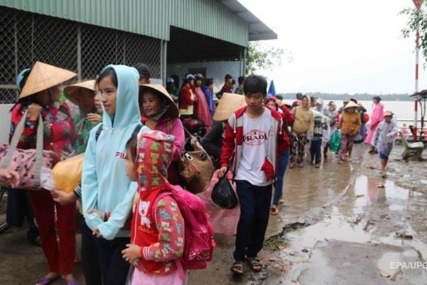 Миллион человек эвакуируют из-за шторма во Вьетнаме