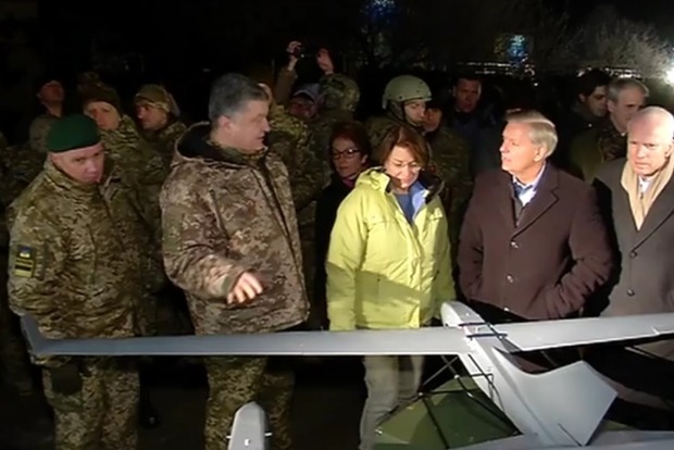 На Донбассе пограничникам передали бронированный катер и новые «Хаммеры»