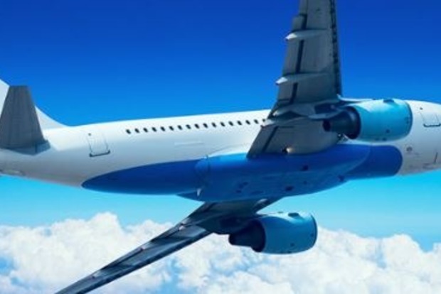 Курьез в самолете: пассажир взорвал секс-куклу прямо в салоне