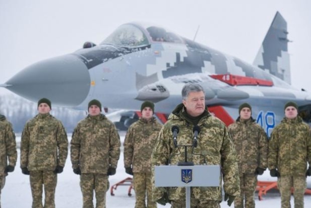 Порошенко назвал численность военных и техники ВС РФ вокруг Украины
