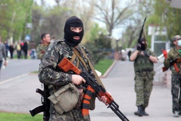 Бойовики на Донбасі скаржаться, що їх годують гнилими овочами