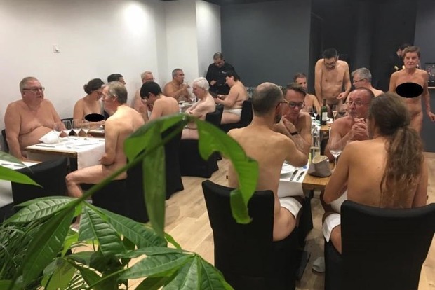 Ресторан для нудистов открыли в Париже