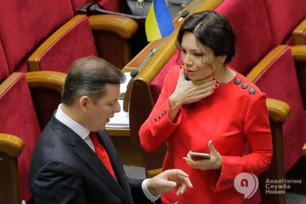 Українські депутати з опозиції регулярно літають до Москви. СБУ не в курсі - список