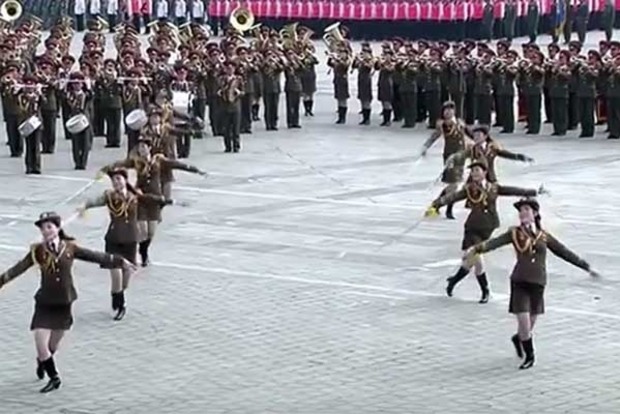 Грандиозный военный парад в КНДР. Появились видео