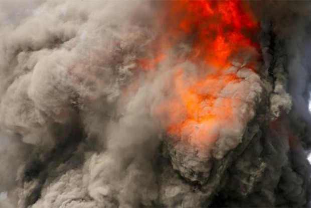 Мужчина заживо сгорел в пожаре на Днепропетровщине