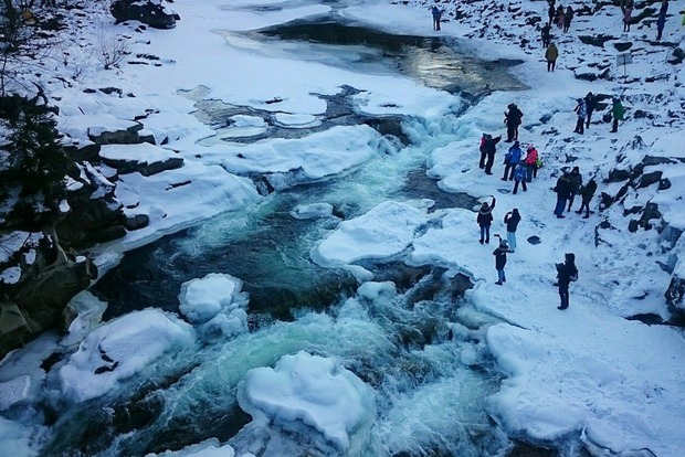 В Карпатах замерз самый большой каскадный водопад