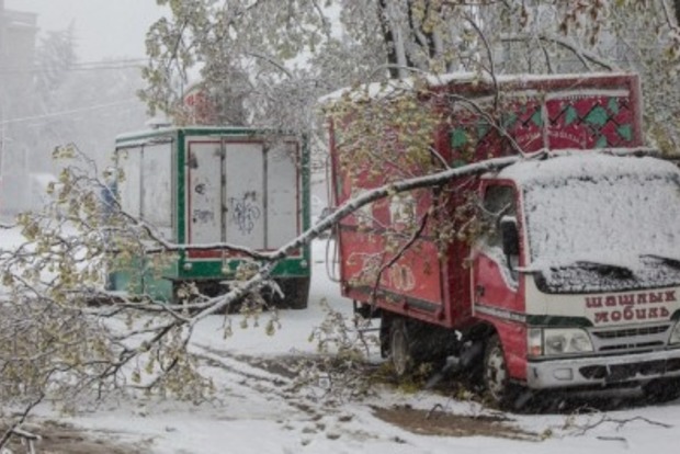Через негоду в Україні знеструмлено майже 200 населених пунктів