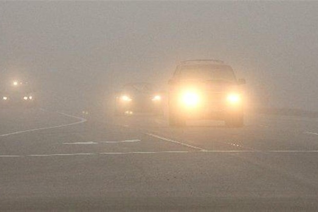 Украинских водителей предупредили о тумане и гололедице на дорогах