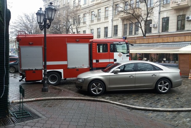 В популярном пабе в Одессе произошел взрыв и пожар