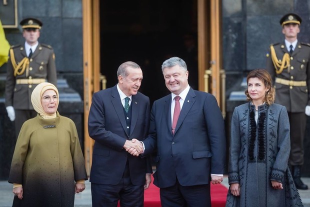 Эрдоган прибыл в Киев: к караулу он обратился на украинском языке