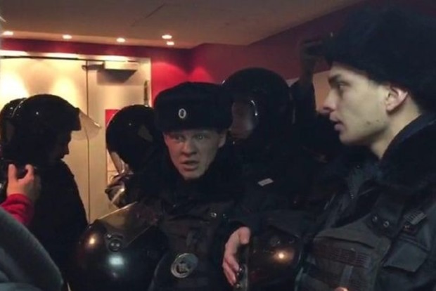 В Москве арестованы сорвавшие показ фильма о войне на Донбассе