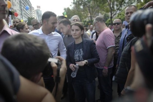 Открытая лесбиянка – премьер Сербии участвовала в марше ЛГБТ