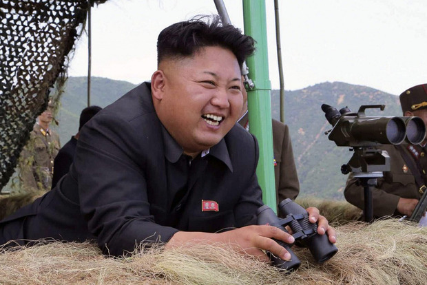 Ким Чен Ын колет себе золото, чтобы жить вечно