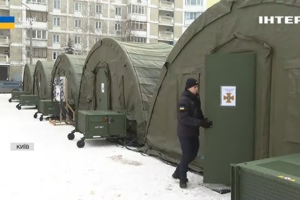 Названо адреси опорних пунктів, де можуть зігрітися і переночувати жителі Деснянського району Києва, який залишився без енергопостачання