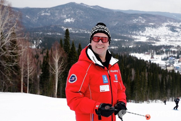 Поки в Росії мітингували, Медведєв катався на лижах
