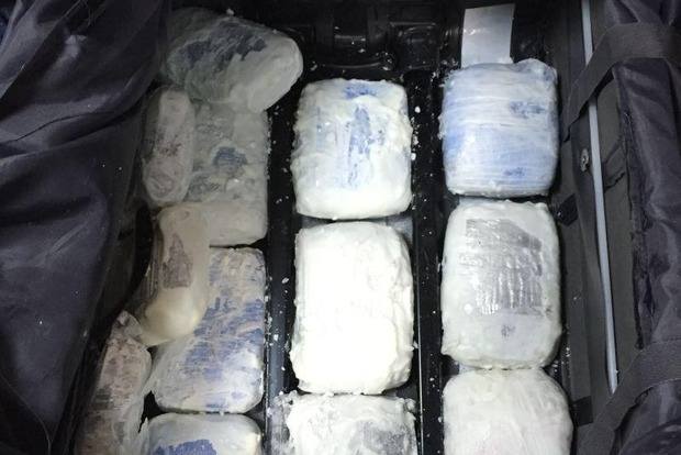 Гражданин Украины пытался вывезти в Россию три килограмма наркотиков