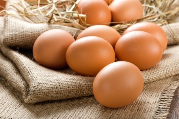 Як правильно вибрати яйця і варити їх, щоб не потріскалися