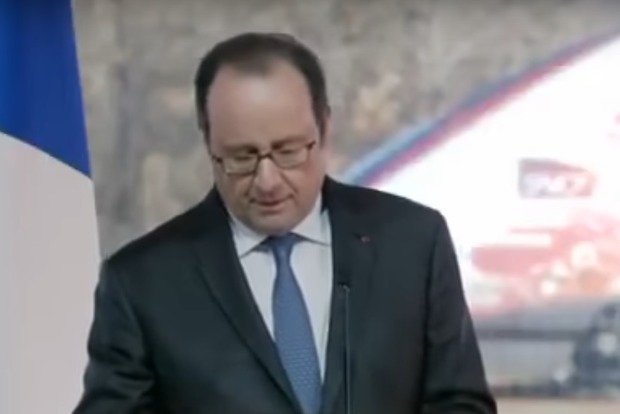 Снайпер выстрелил в людей во время выступления президента Франции Олланда