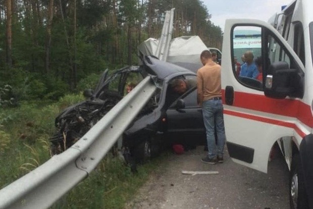 Пассажиру оторвало голову: очередная кровавая авария на дороге смерти (18+)
