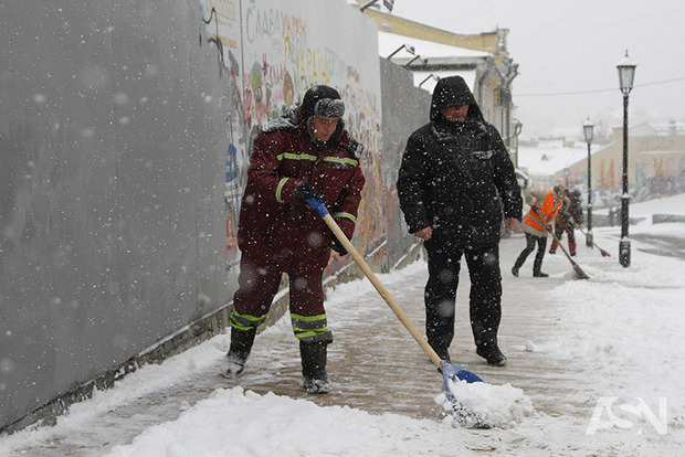 Ежедневно на борьбу со снегом Киев тратит 1,7 млн грн