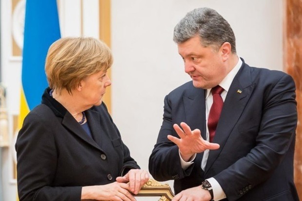 Порошенко обсудил с Меркель введение миротворцев на Донбасс