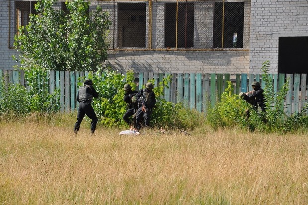 В Житомире СБУ «освободила заложников и обезвредила террористов» (фото)