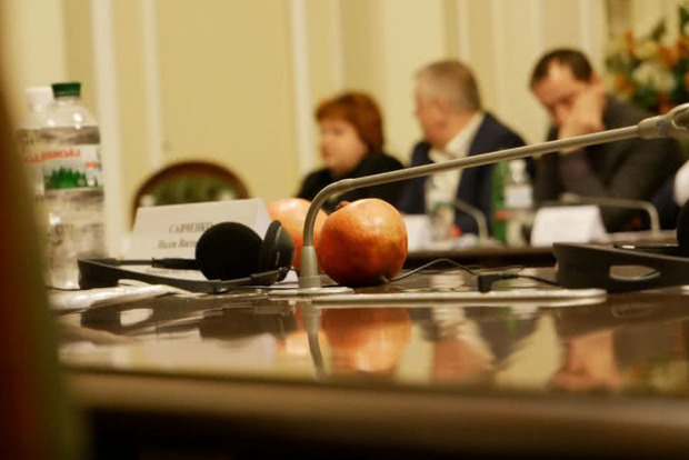 Жуй свои гранаты! Луценко и Савченко сцепились на парламентском комитете ВРУ