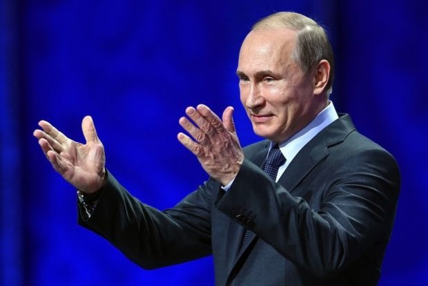 У Путіна відреагували на слова Макрона про нову світову війну через пандемію
