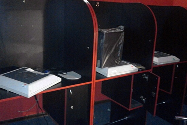На Хмельнитчине правоохранители закрыли заведение с игровыми автоматами