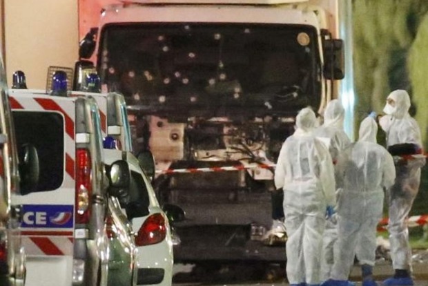 Мэр Ниццы: Количество погибших в результате нападения возросло до 77