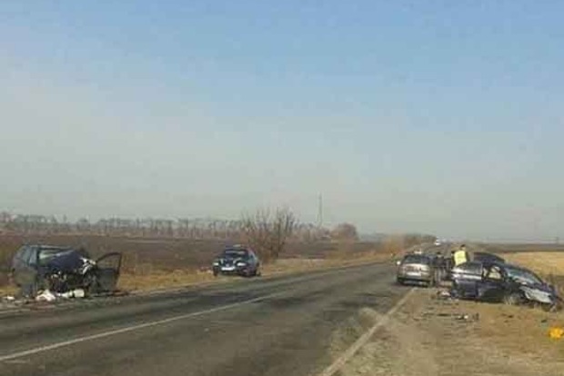 Жахлива ДТП під Києвом: двоє загиблих і четверо поранених