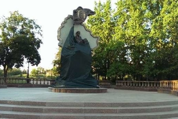 Луганские партизаны рассказали, зачем подорвали памятник террористам ЛНР