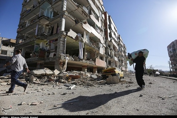 Число жертв землетрясения в Иране достигло 445 человек