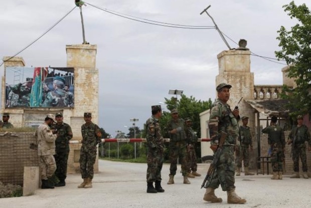 В Афганістані бойовики «Талібану» напали на військову базу, 140 загиблих