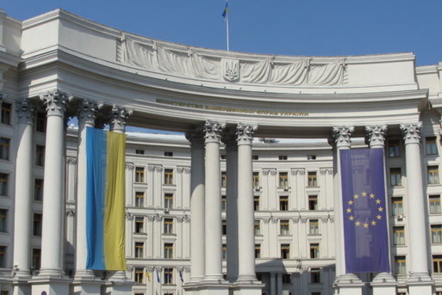 МЗС України викликає «на килим» посла Польщі