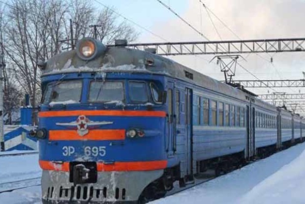 Под Киевом поезд насмерть сбил парня в наушниках
