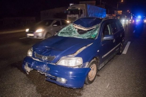 Жуткое ДТП в Киеве: Opel на огромной скорости снес мужчину