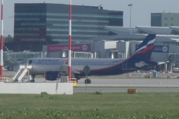 Російський літак протаранив польський в аеропорту Варшави