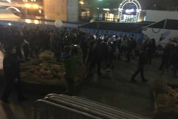 В Москве полиция жестоко разогнала ночную акцию в поддержку Навального