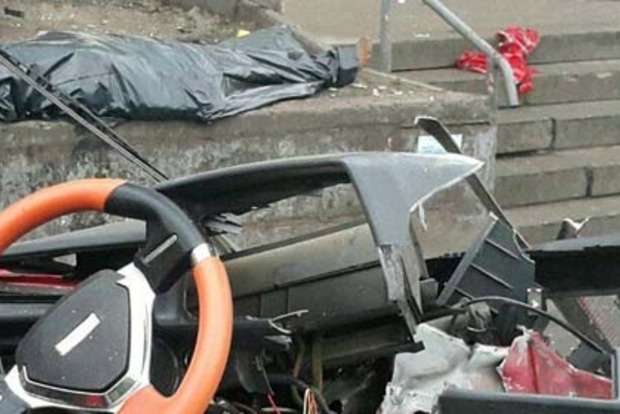 ДТП у Києві: жінка загинула, водій у важкому стані