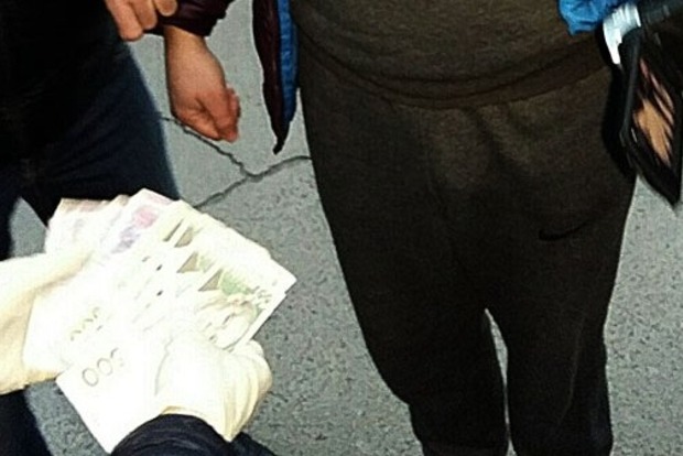 Во Львове пожарный инспектор погорел на взятке 