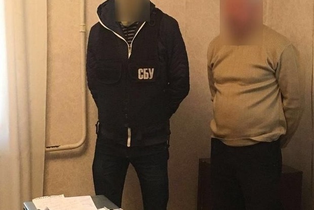 В Киевской области двое чиновников попались на взятке