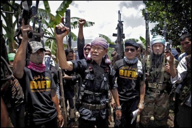 На Філіппінах бойовики захопили в заручники школярів