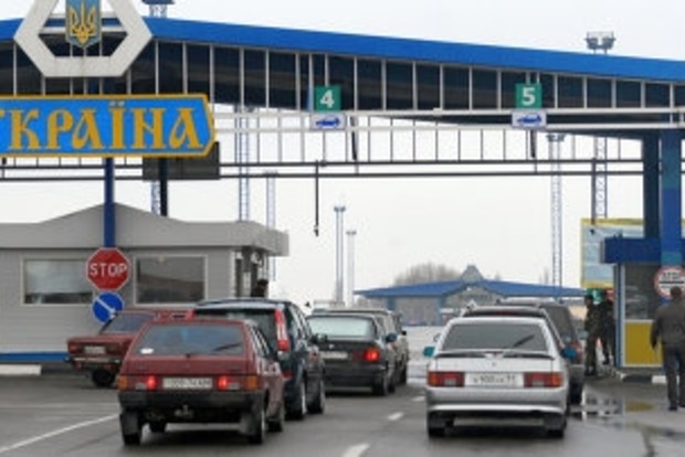 На границе с Польшей в очередях стоят 700 автомобилей