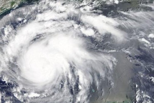 Ураган в США: Власти Хьюстона просят жителей бросить свои дома