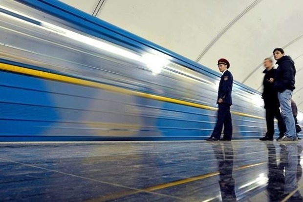 В Киеве в час пик «заминировали» станцию метро «Оболонь»