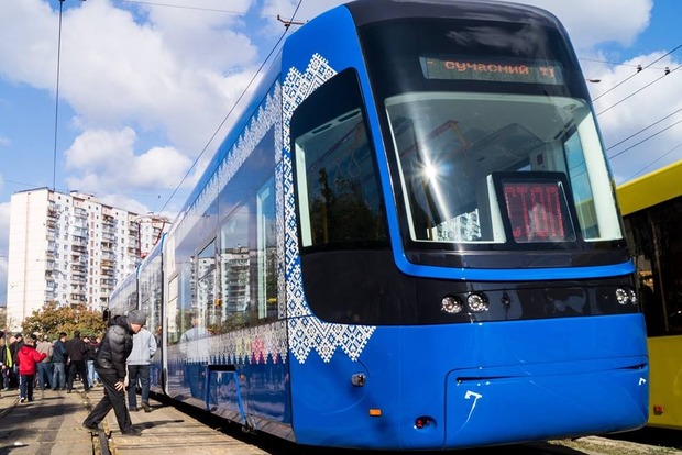 У Києві запустили швидкісний трамвай із кондиціонером і Wi-Fi