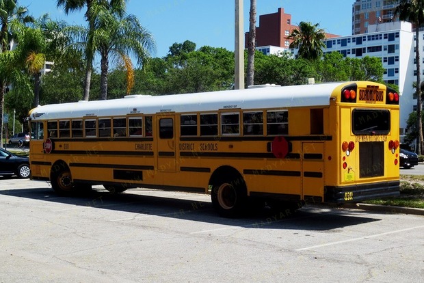 В США перевернулся школьный автобус, есть пострадавшие