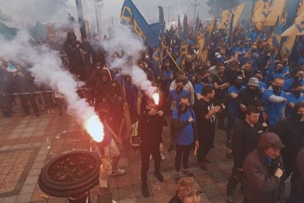 Картинки появились на российском ТВ: Порошенко прокомментировал сегодняшнее шествие в центре Киева