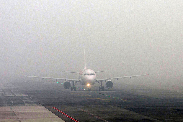 Харьковский аэропорт не принимает и задерживает рейсы из-за тумана